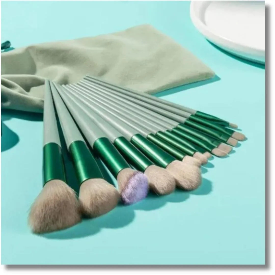 Reusable Makeup Brush Set – Perfect for Blending & Practicing