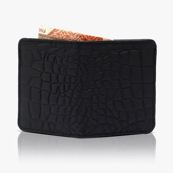 Men’s Leather Bi-Fold Wallet – Slim & Pocket Friendly